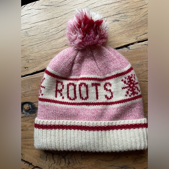 Roots Canada Kids Winter Knit Insulated Hat with PomPom - Picture 2 of 11